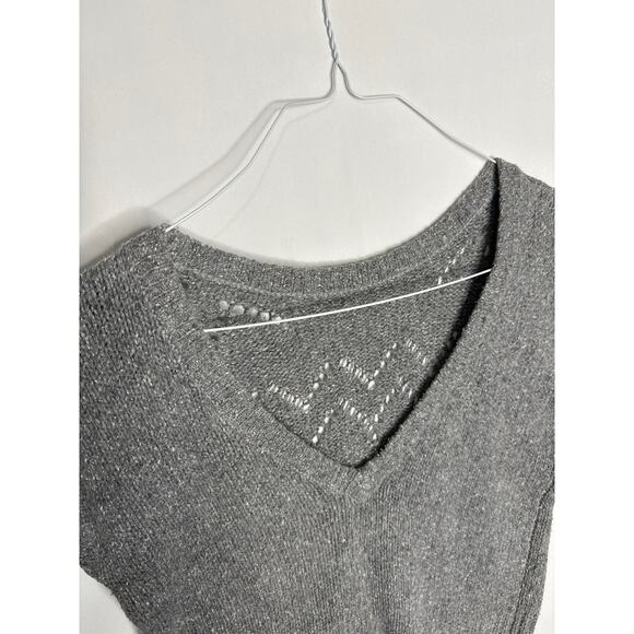 Vintage FaBE Silk & Angora mix, gray vest with a deep V on the back size Large - Picture 9 of 12